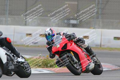 media/Oct-15-2022-Fastrack Riders (Sat) [[9a18b22502]]/Level2/Turn 9 1130am/